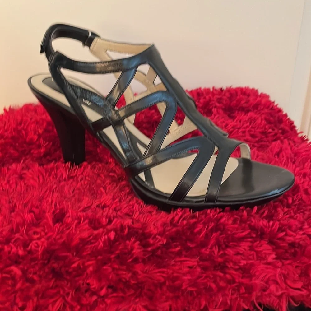 Naturalized. Black Leather Heel Size 9.5 - Picture 2 of 6